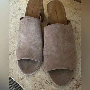 14th and Union taupe suede block heel mules NWOT